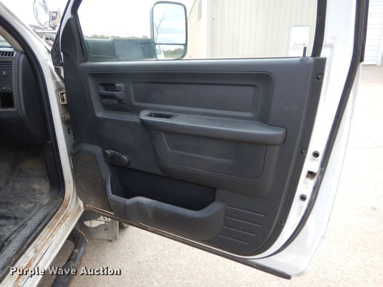 image for item DH6243 2011 Dodge Ram 5500 bucket truck