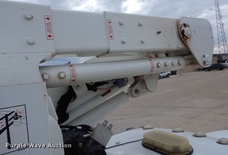 image for item DH6243 2011 Dodge Ram 5500 bucket truck