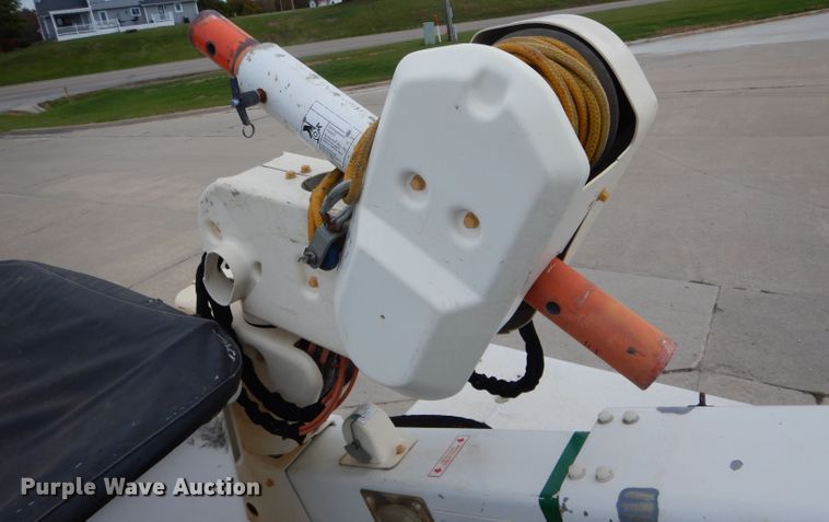 image for item DH6243 2011 Dodge Ram 5500 bucket truck