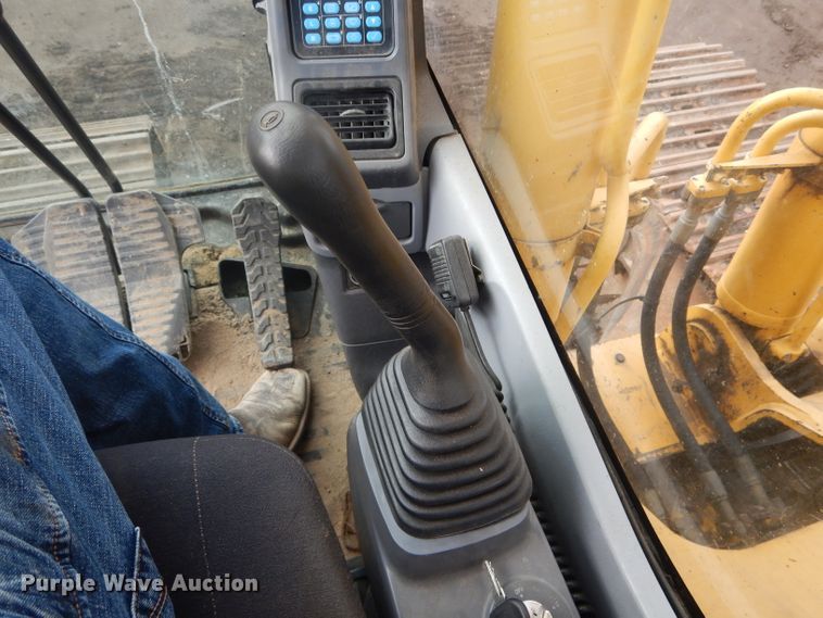 image for item DH6248 2003 Komatsu PC270LC-7L excavator