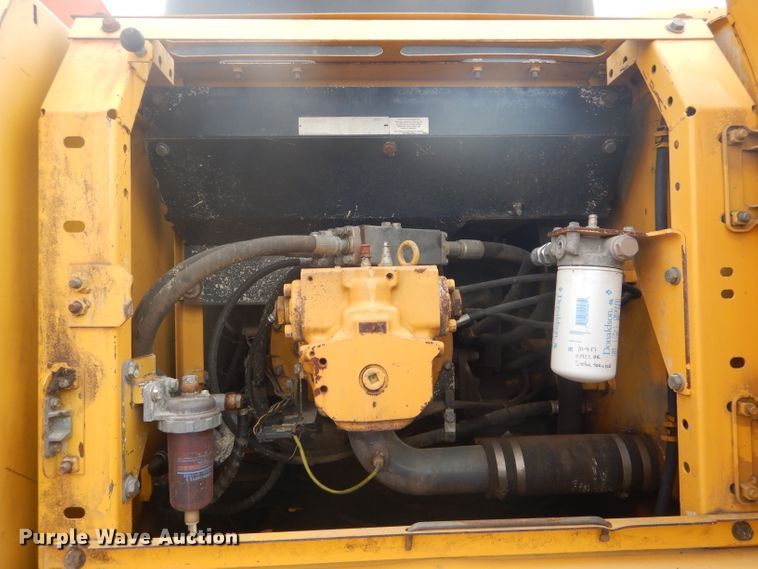 image for item DH6248 2003 Komatsu PC270LC-7L excavator