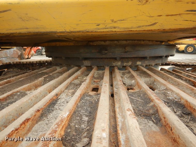 image for item DH6248 2003 Komatsu PC270LC-7L excavator