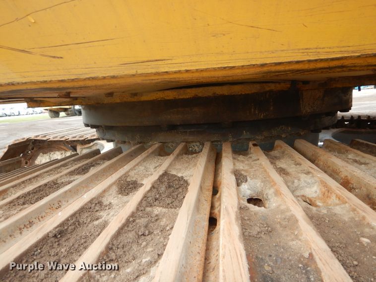 image for item DH6248 2003 Komatsu PC270LC-7L excavator