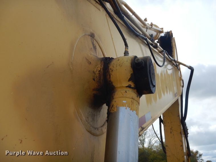 image for item DH6248 2003 Komatsu PC270LC-7L excavator