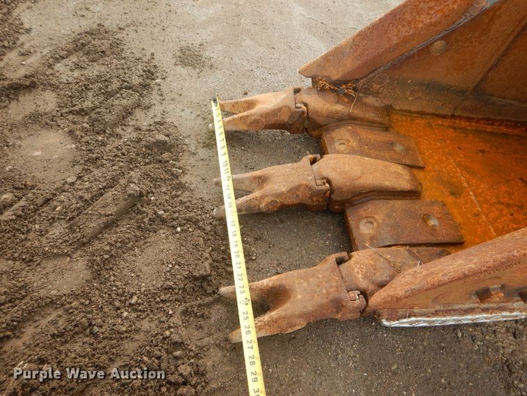 image for item DH6248 2003 Komatsu PC270LC-7L excavator