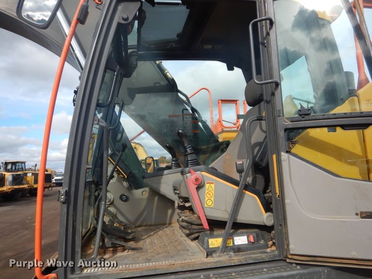 image for item DH6749 2017 Volvo EC250EL excavator