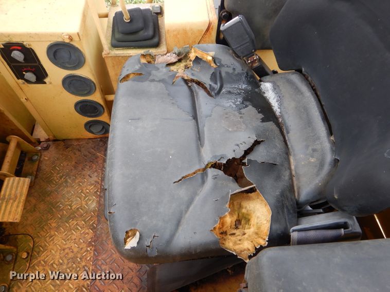 image for item DH6757 1998 Caterpillar 939C track loader