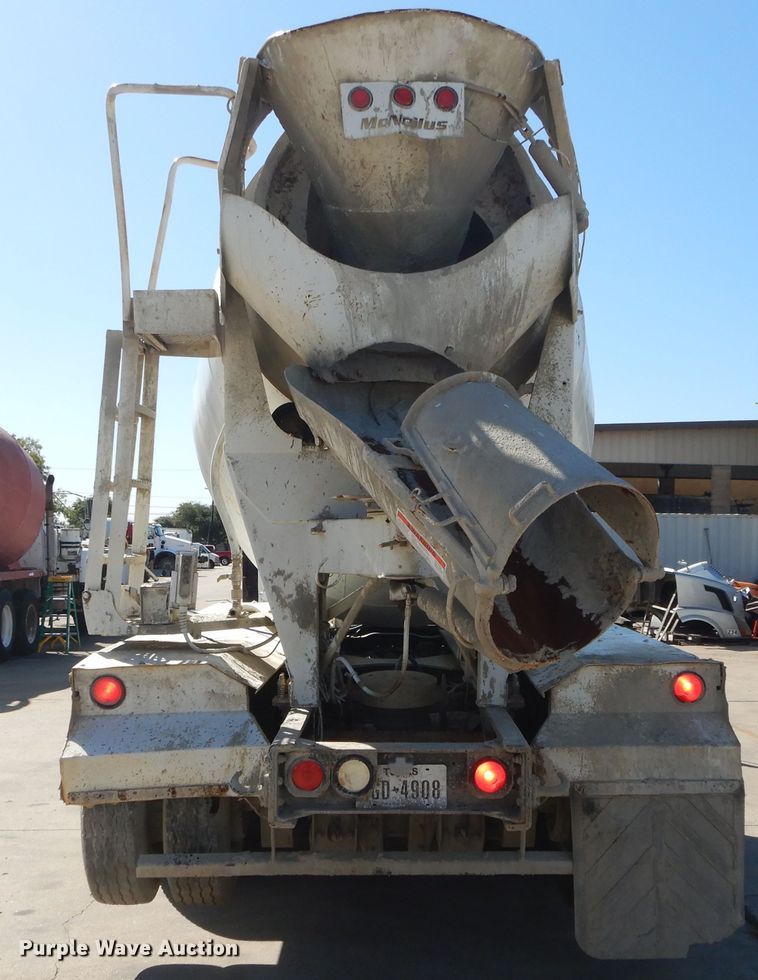 image for item DI1776 2000 Mack DM690S ready mix truck