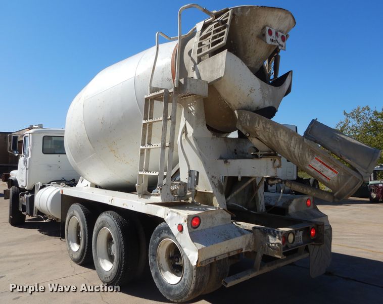 image for item DI1776 2000 Mack DM690S ready mix truck