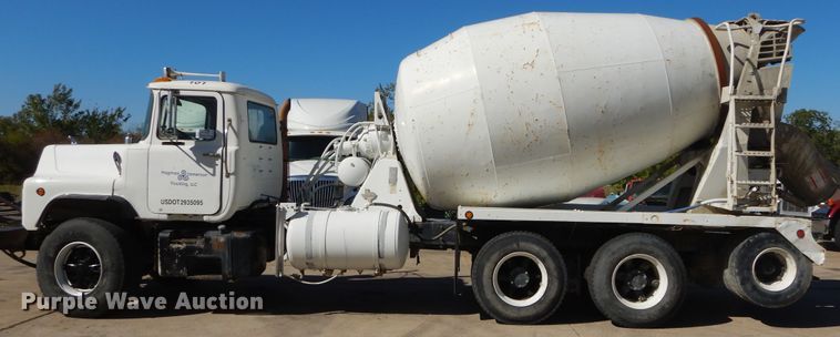 image for item DI1776 2000 Mack DM690S ready mix truck