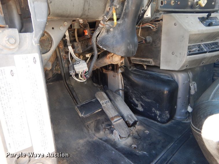 image for item DI1776 2000 Mack DM690S ready mix truck