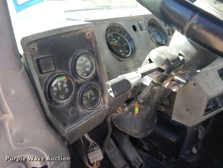 image for item DI1776 2000 Mack DM690S ready mix truck