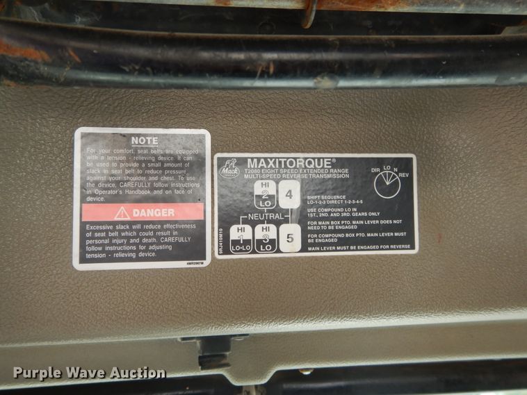 image for item DI1776 2000 Mack DM690S ready mix truck