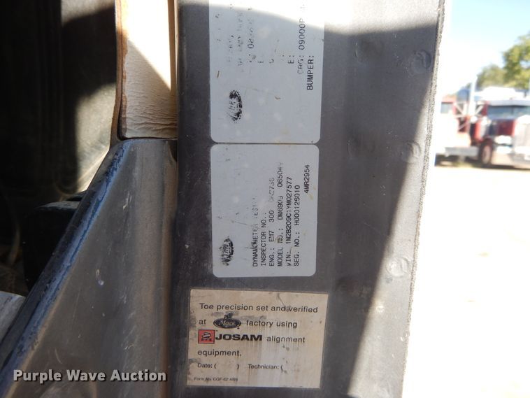 image for item DI1776 2000 Mack DM690S ready mix truck