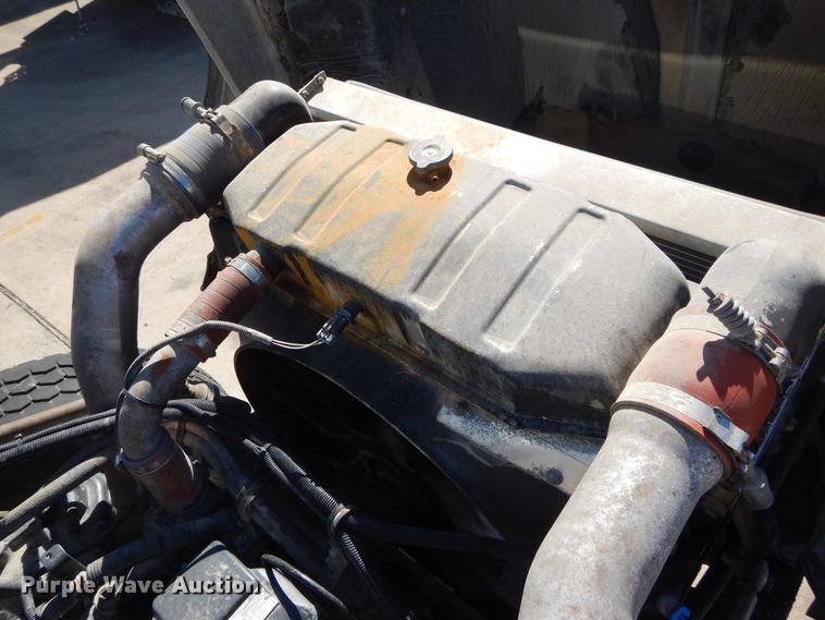 image for item DI1776 2000 Mack DM690S ready mix truck