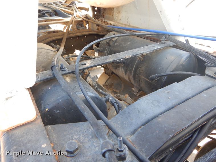 image for item DI1776 2000 Mack DM690S ready mix truck