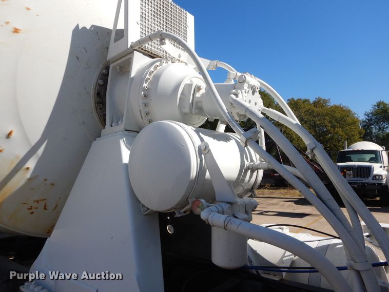 image for item DI1776 2000 Mack DM690S ready mix truck