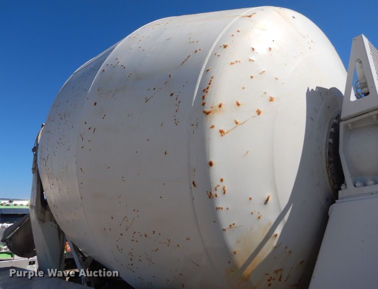 image for item DI1776 2000 Mack DM690S ready mix truck