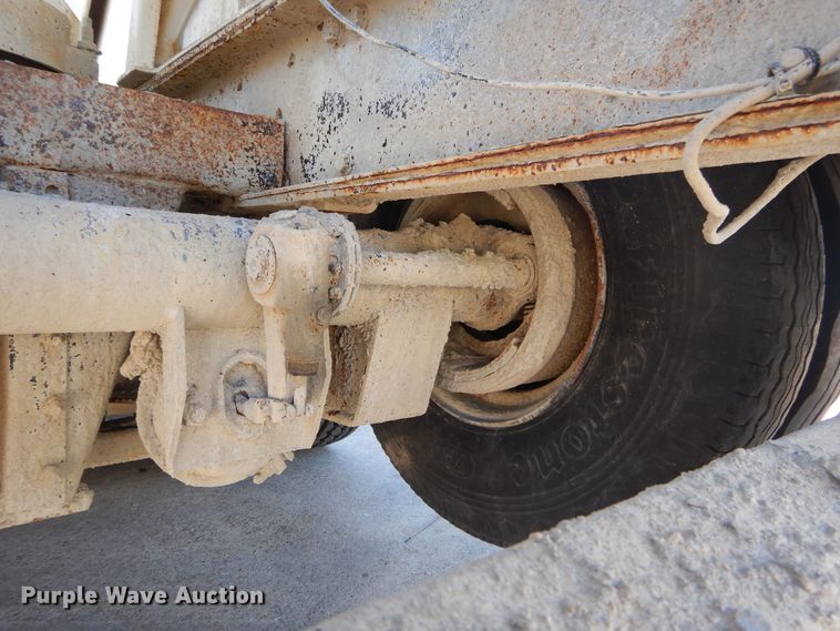 image for item DI1776 2000 Mack DM690S ready mix truck