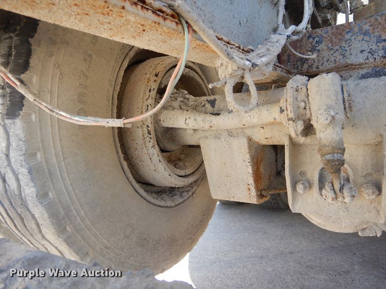 image for item DI1776 2000 Mack DM690S ready mix truck