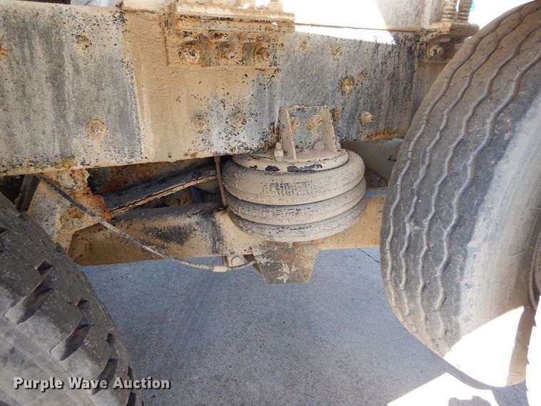 image for item DI1776 2000 Mack DM690S ready mix truck