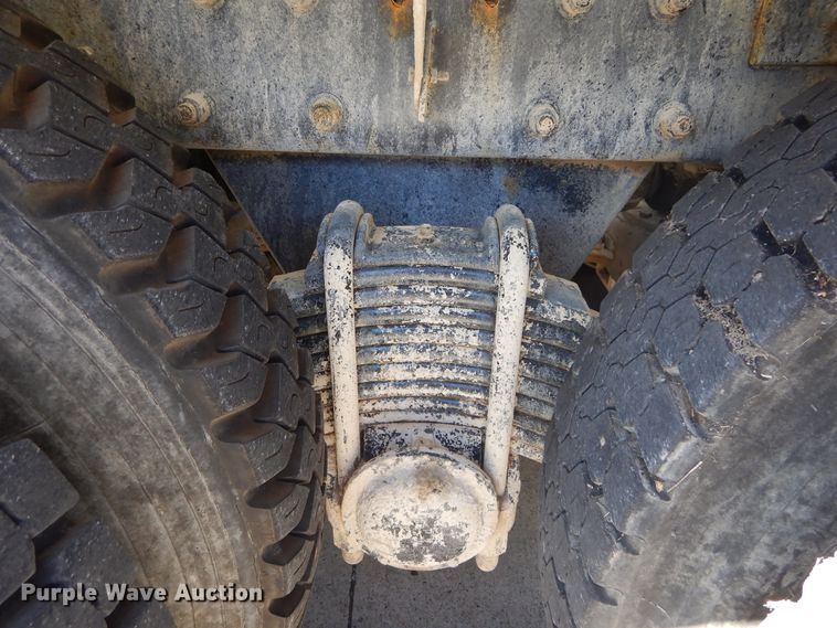 image for item DI1776 2000 Mack DM690S ready mix truck