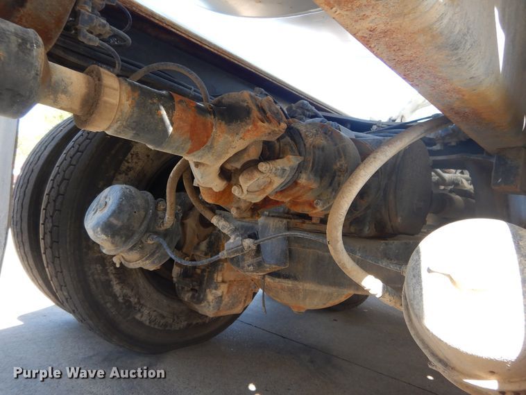 image for item DI1776 2000 Mack DM690S ready mix truck