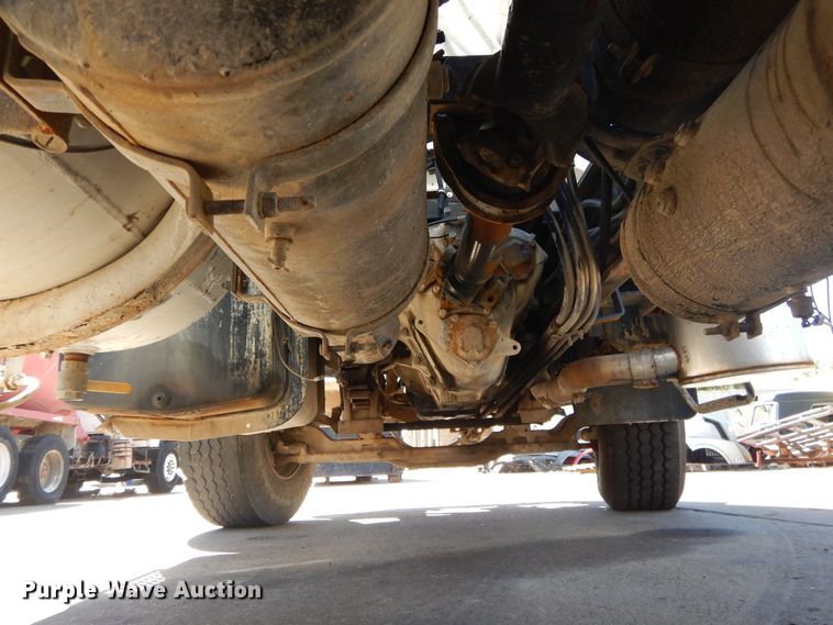 image for item DI1776 2000 Mack DM690S ready mix truck