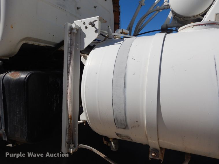 image for item DI1776 2000 Mack DM690S ready mix truck