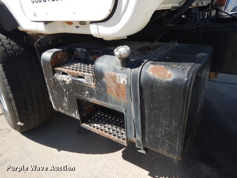 image for item DI1776 2000 Mack DM690S ready mix truck