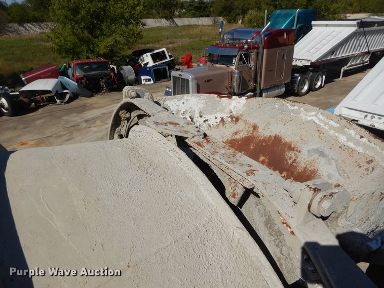 image for item DI1776 2000 Mack DM690S ready mix truck