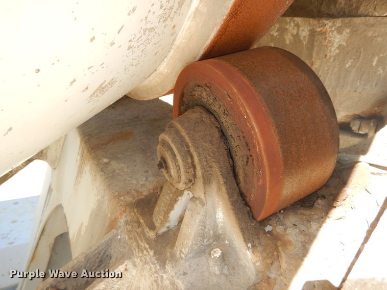 image for item DI1776 2000 Mack DM690S ready mix truck