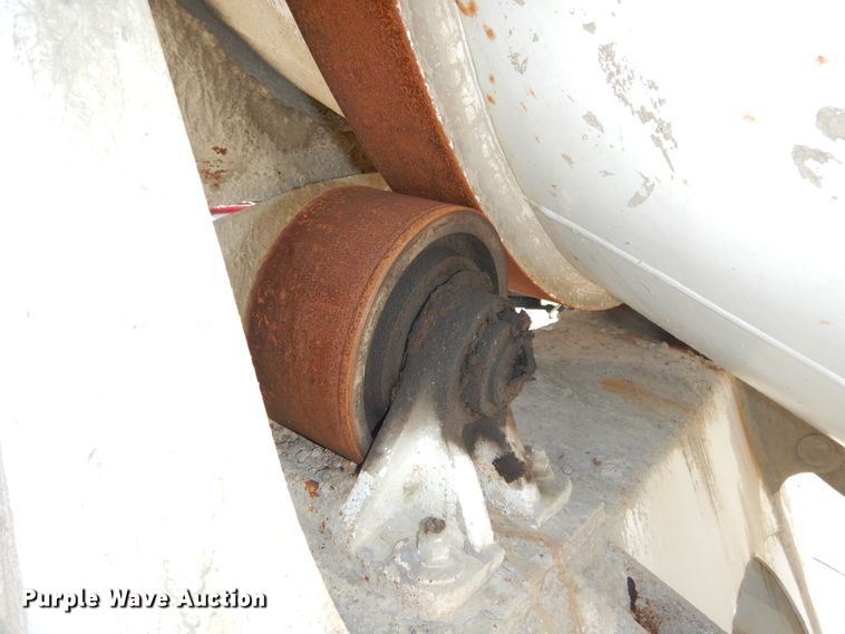 image for item DI1776 2000 Mack DM690S ready mix truck