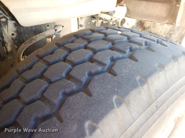 image for item DI1776 2000 Mack DM690S ready mix truck