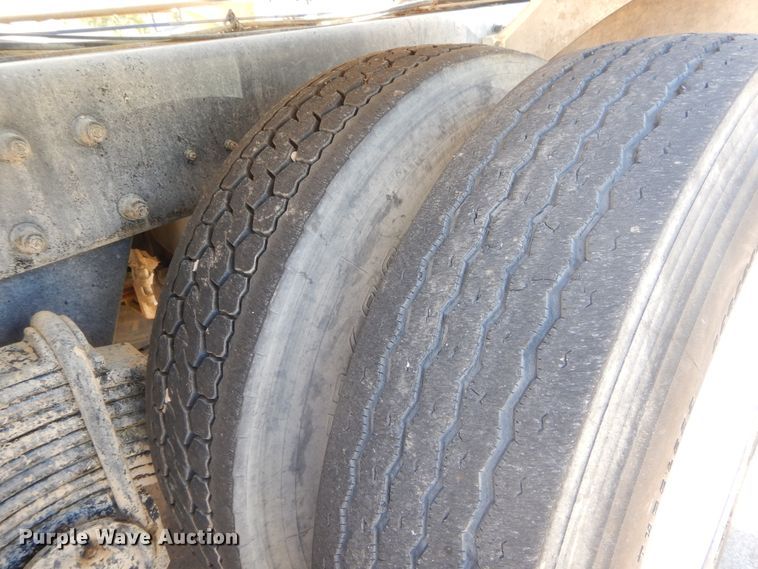 image for item DI1776 2000 Mack DM690S ready mix truck