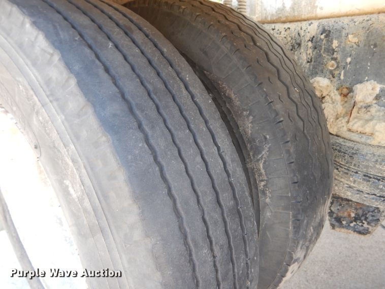 image for item DI1776 2000 Mack DM690S ready mix truck