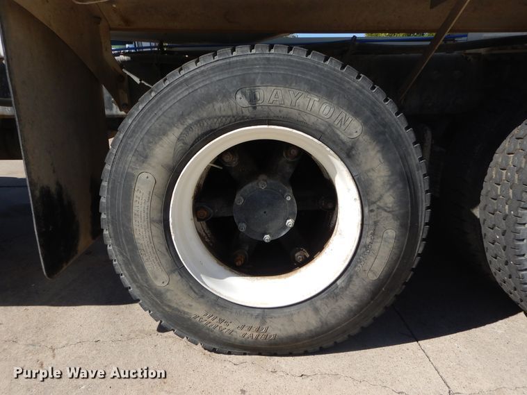 image for item DI1776 2000 Mack DM690S ready mix truck