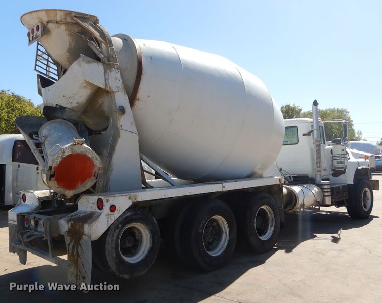 image for item DI1777 2001 Mack DM690S ready mix truck