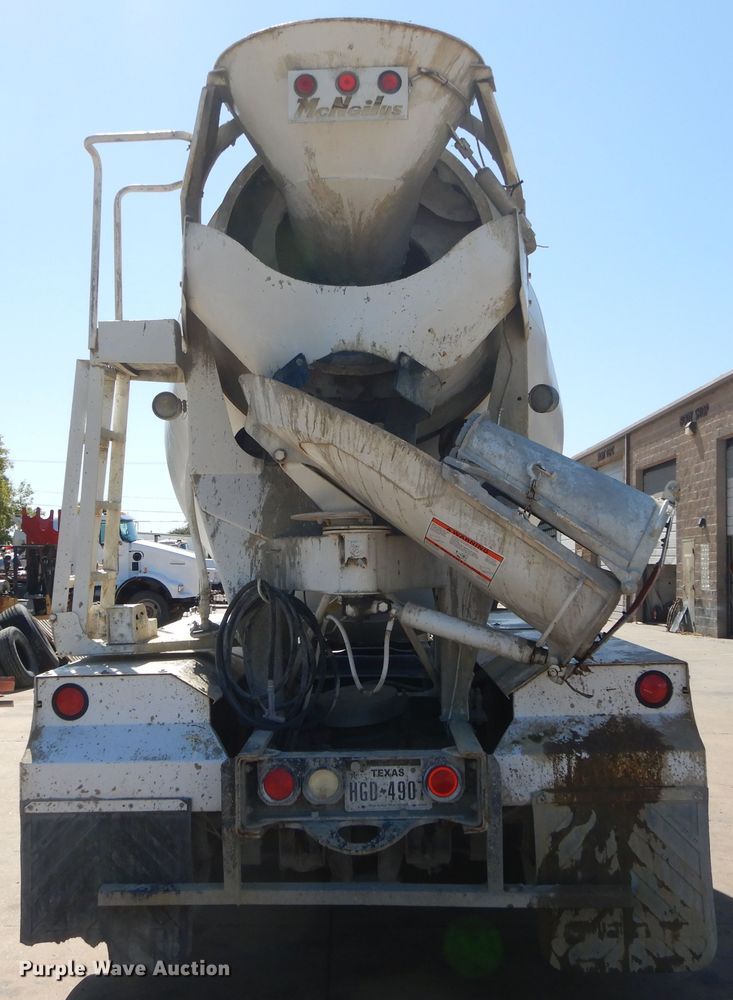 image for item DI1777 2001 Mack DM690S ready mix truck