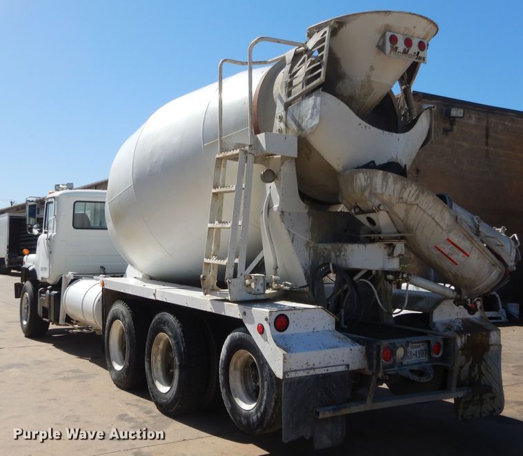 image for item DI1777 2001 Mack DM690S ready mix truck
