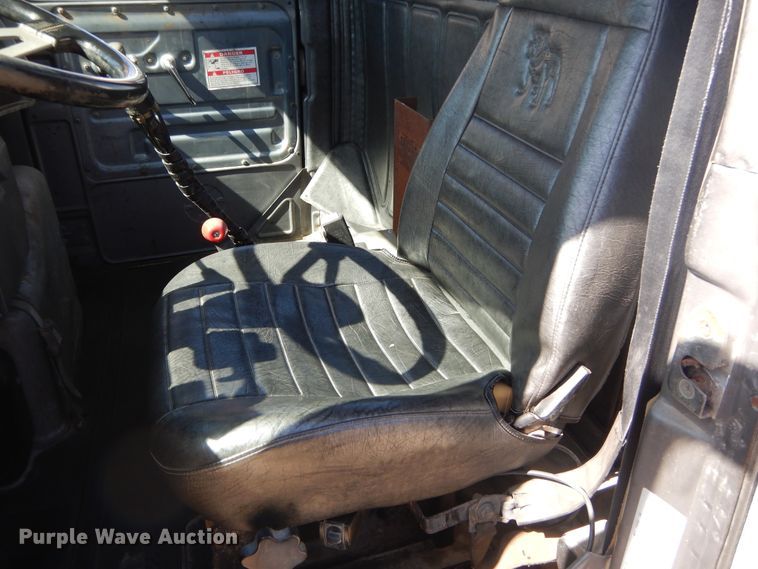 image for item DI1777 2001 Mack DM690S ready mix truck