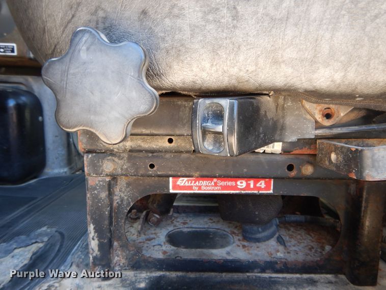 image for item DI1777 2001 Mack DM690S ready mix truck