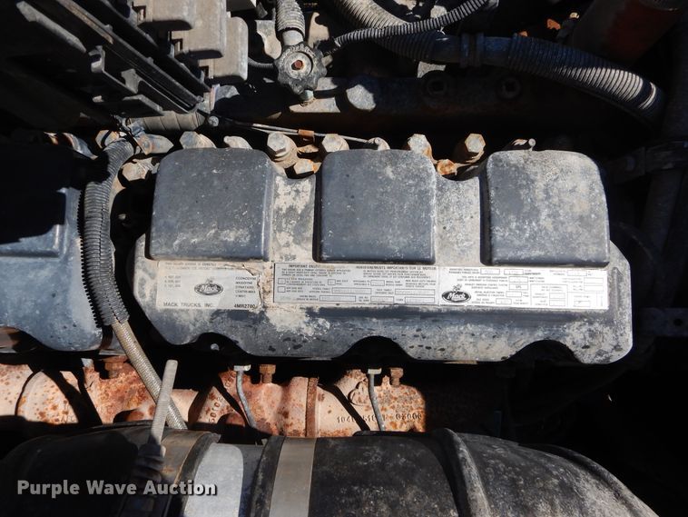 image for item DI1777 2001 Mack DM690S ready mix truck