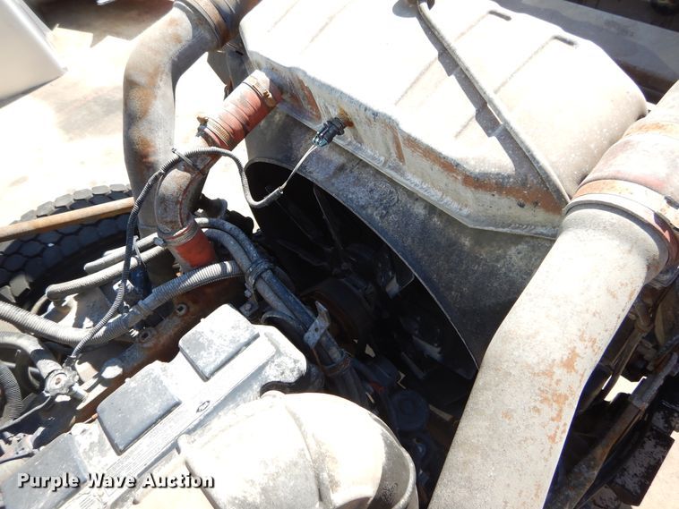 image for item DI1777 2001 Mack DM690S ready mix truck