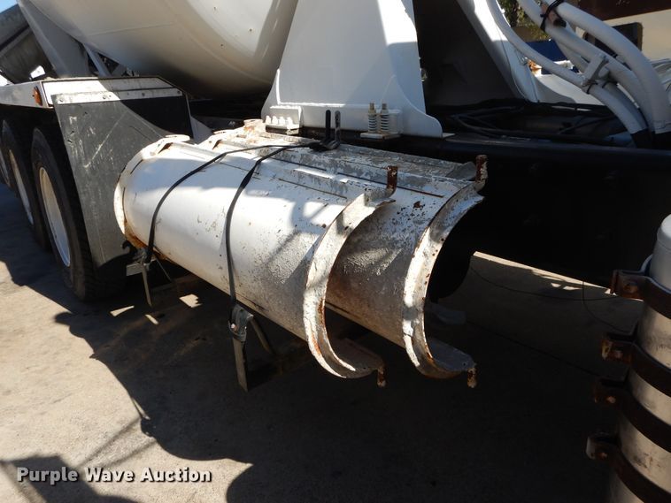 image for item DI1777 2001 Mack DM690S ready mix truck