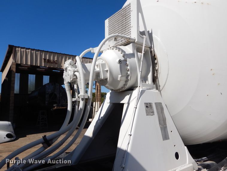 image for item DI1777 2001 Mack DM690S ready mix truck