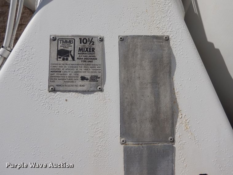 image for item DI1777 2001 Mack DM690S ready mix truck