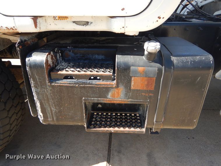 image for item DI1777 2001 Mack DM690S ready mix truck