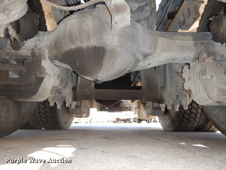 image for item DI1777 2001 Mack DM690S ready mix truck