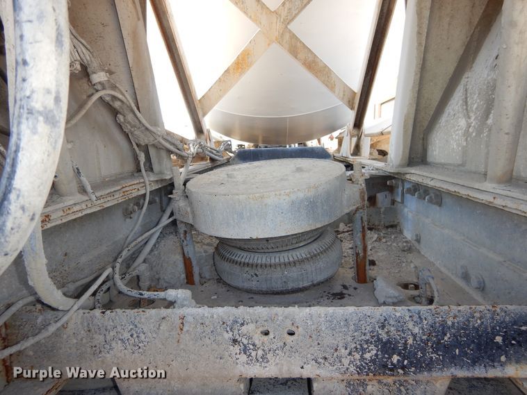 image for item DI1777 2001 Mack DM690S ready mix truck